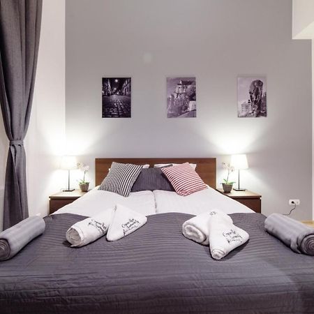 Cracow Rent Apartments - Spacious Apartments For 2-7 People In Quiet Area - Kolberga Street Nr 3 - 10 Min To Main Square By Foot Krakow Dış mekan fotoğraf