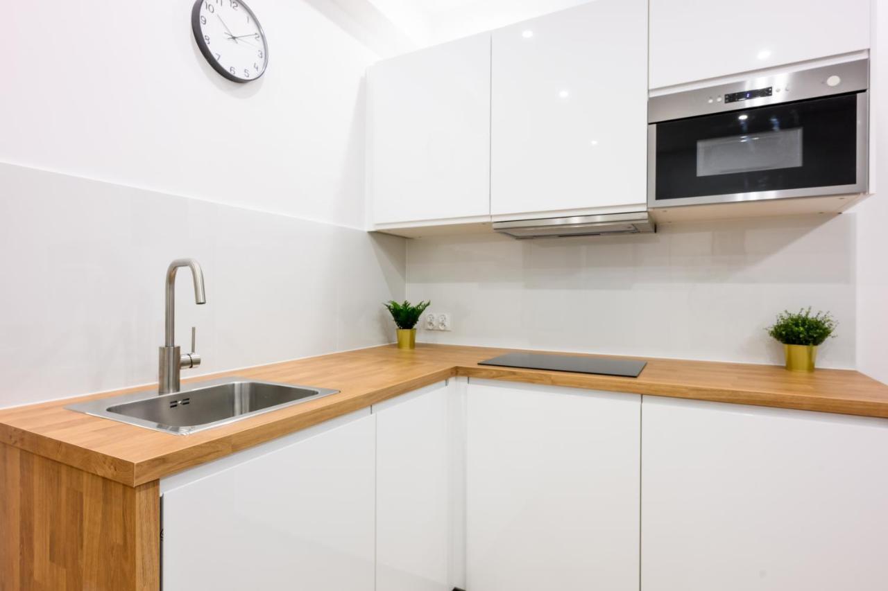 Cracow Rent Apartments - Spacious Apartments For 2-7 People In Quiet Area - Kolberga Street Nr 3 - 10 Min To Main Square By Foot Krakow Dış mekan fotoğraf