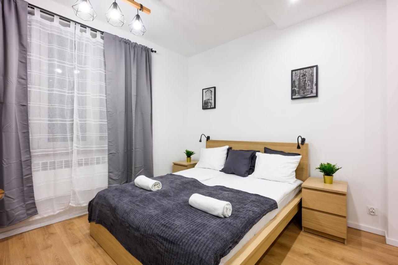 Cracow Rent Apartments - Spacious Apartments For 2-7 People In Quiet Area - Kolberga Street Nr 3 - 10 Min To Main Square By Foot Krakow Dış mekan fotoğraf