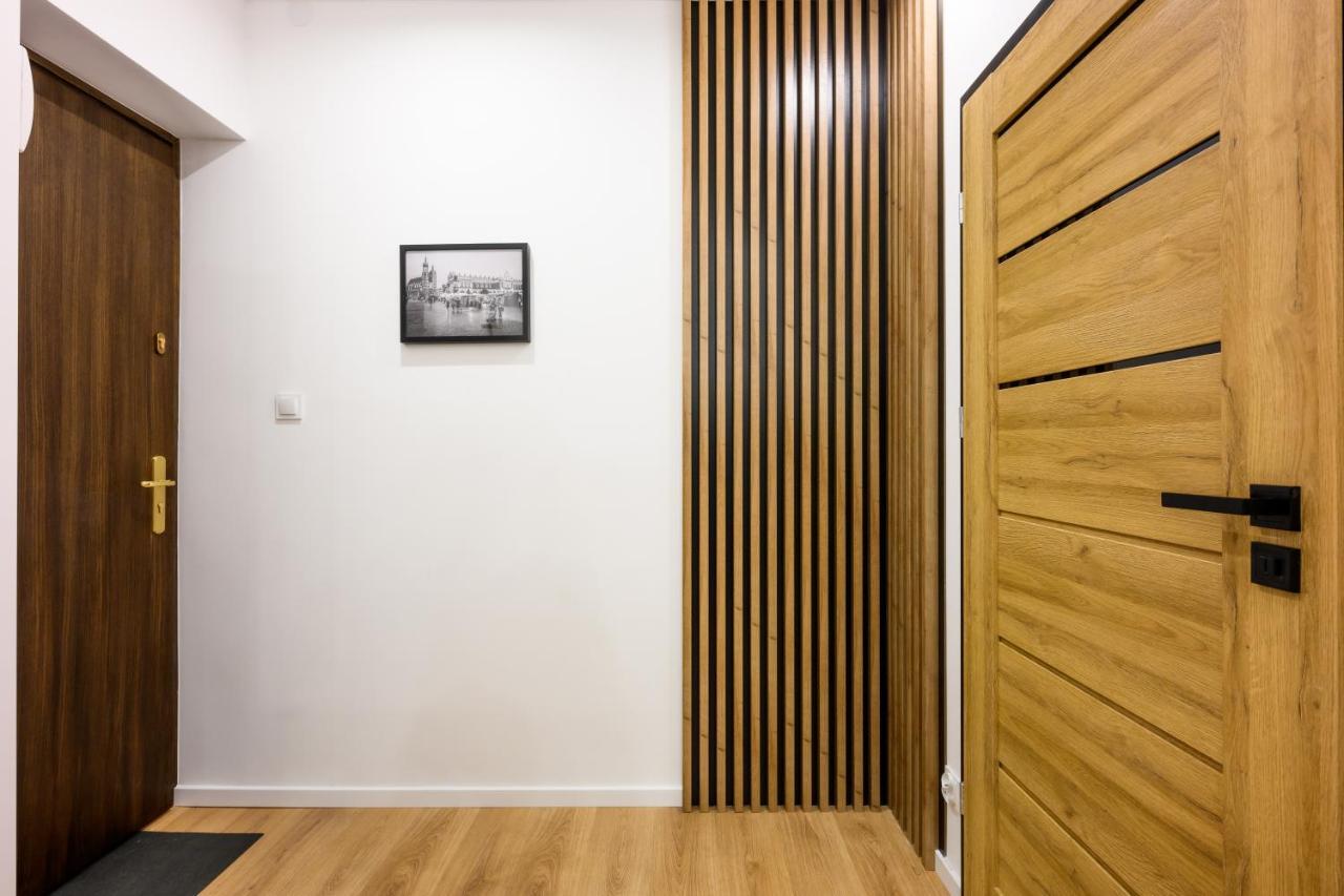 Cracow Rent Apartments - Spacious Apartments For 2-7 People In Quiet Area - Kolberga Street Nr 3 - 10 Min To Main Square By Foot Krakow Dış mekan fotoğraf