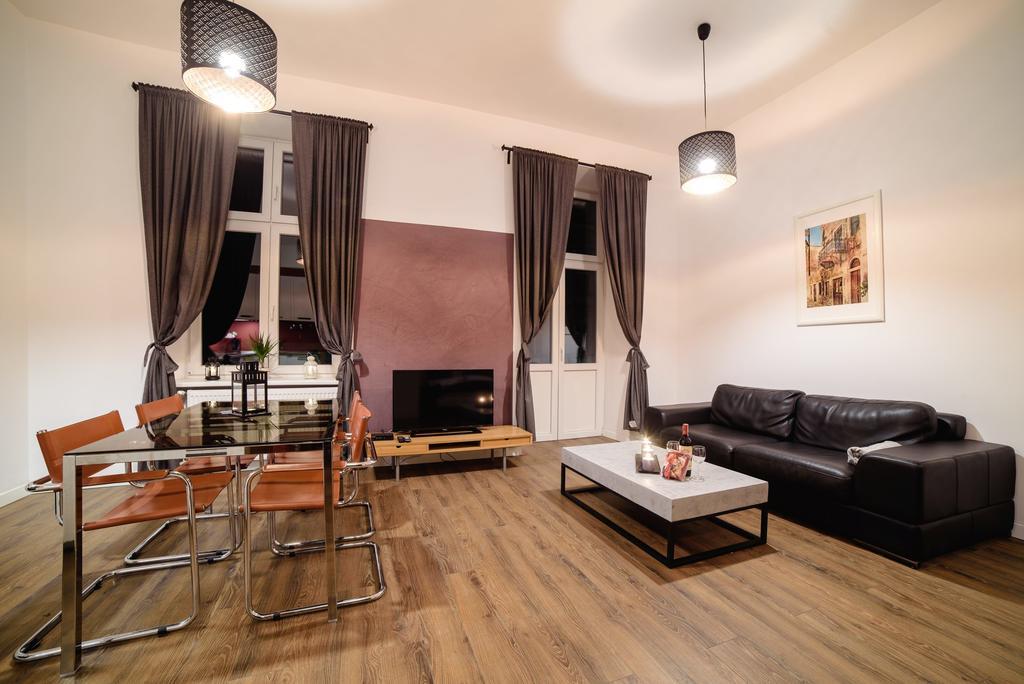Cracow Rent Apartments - Spacious Apartments For 2-7 People In Quiet Area - Kolberga Street Nr 3 - 10 Min To Main Square By Foot Krakow Dış mekan fotoğraf