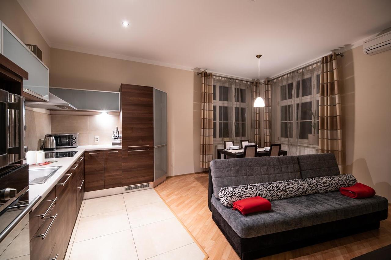 Cracow Rent Apartments - Spacious Apartments For 2-7 People In Quiet Area - Kolberga Street Nr 3 - 10 Min To Main Square By Foot Krakow Dış mekan fotoğraf