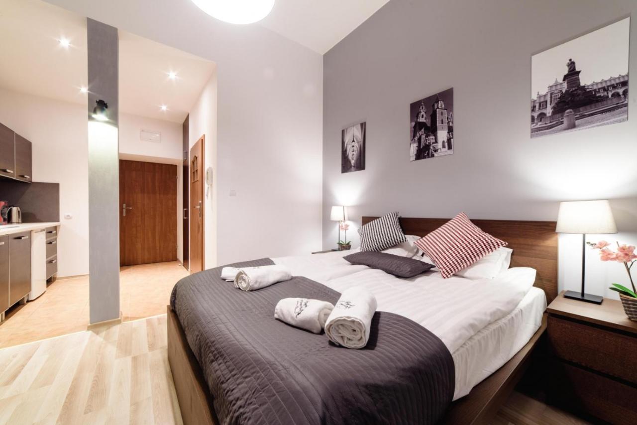 Cracow Rent Apartments - Spacious Apartments For 2-7 People In Quiet Area - Kolberga Street Nr 3 - 10 Min To Main Square By Foot Krakow Dış mekan fotoğraf
