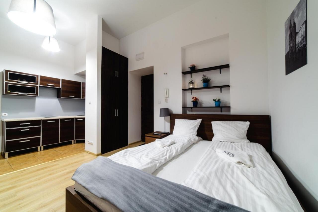 Cracow Rent Apartments - Spacious Apartments For 2-7 People In Quiet Area - Kolberga Street Nr 3 - 10 Min To Main Square By Foot Krakow Dış mekan fotoğraf