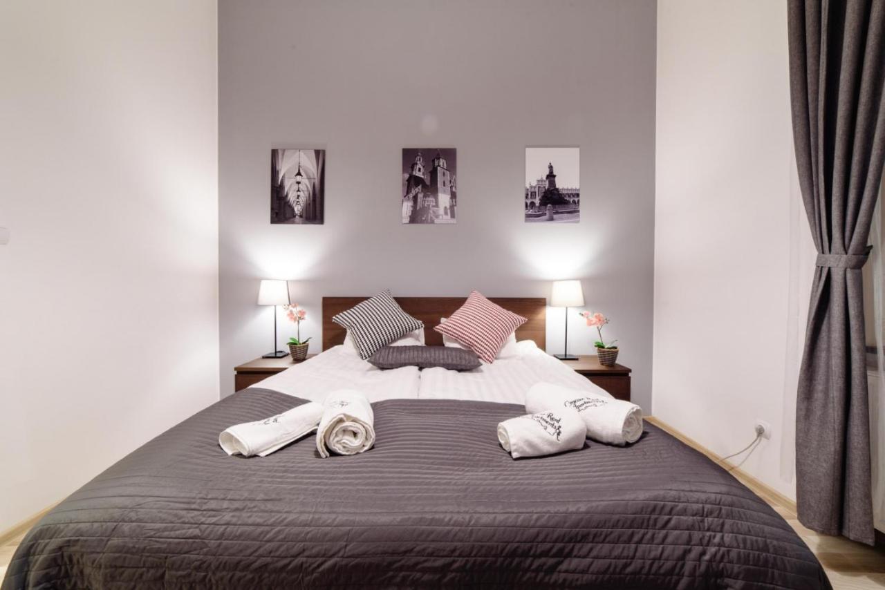 Cracow Rent Apartments - Spacious Apartments For 2-7 People In Quiet Area - Kolberga Street Nr 3 - 10 Min To Main Square By Foot Krakow Dış mekan fotoğraf